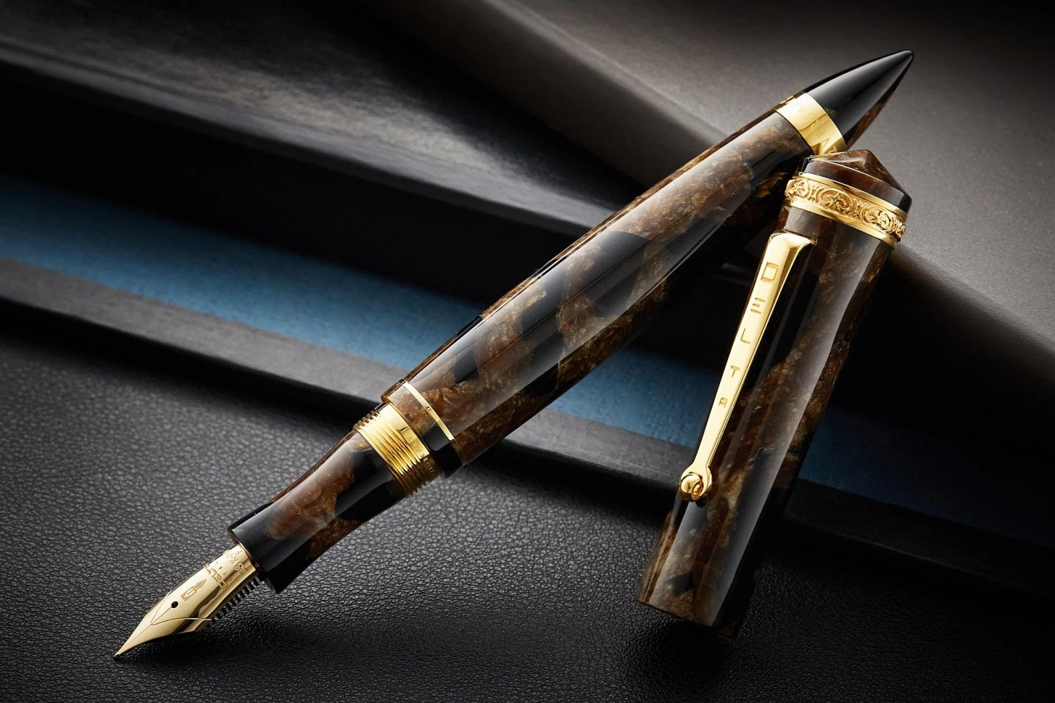 Delta 39+1 Fountain Pen (Limited Edition) 3 Delta 39+1 Fountain Pen (Limited Edition)