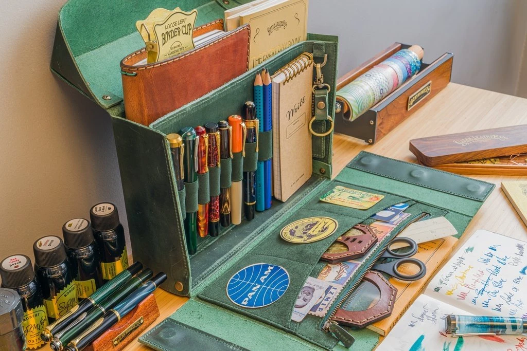 Galen Leather Writer's Medic Bag - Crazy Horse Forest Green 10 Galen Leather Writer's Medic Bag - Crazy Horse Forest Green - Image 8