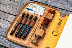 Galen Leather Zippered A5 Notebook Folio - Crazy Horse Honey Ochre 28 Galen Leather Zippered A5 Notebook Folio - Crazy Horse Honey Ochre -Office Supply Series Store GalenLeather A5NotebookFolio CrazyHorse HoneyOchre stock 2