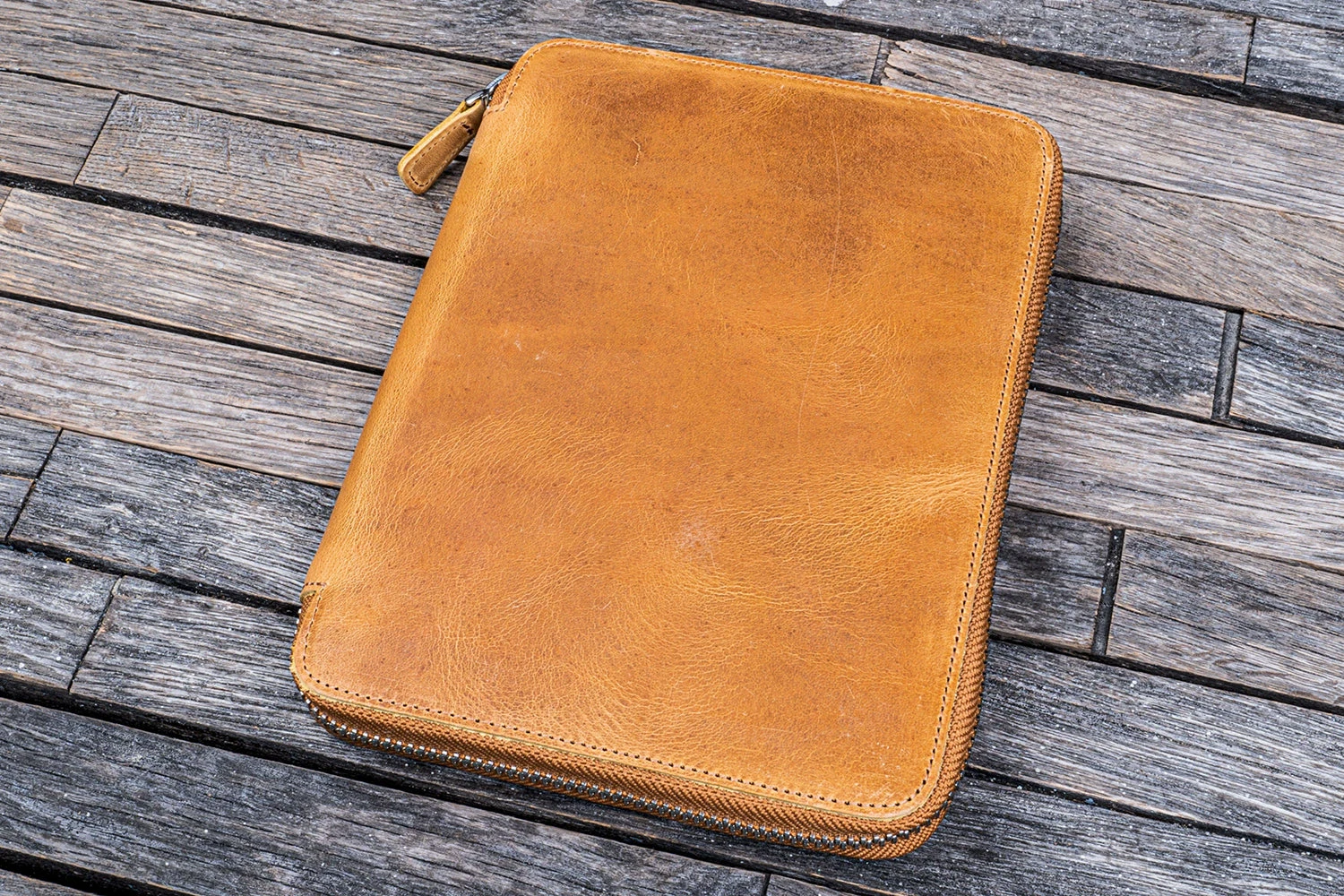 Galen Leather Zippered A5 Notebook Folio - Crazy Horse Honey Ochre 13 Galen Leather Zippered A5 Notebook Folio - Crazy Horse Honey Ochre - Image 11