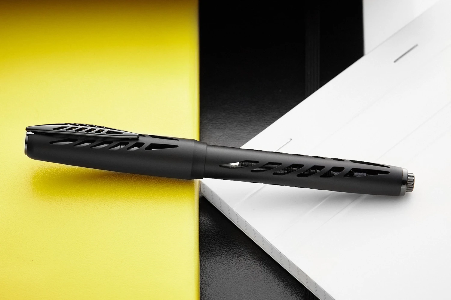 Pineider Homage To Arman Fountain Pen - Black Aluminum (Limited Edition) 4 Pineider Homage To Arman Fountain Pen - Black Aluminum (Limited Edition) - Image 2