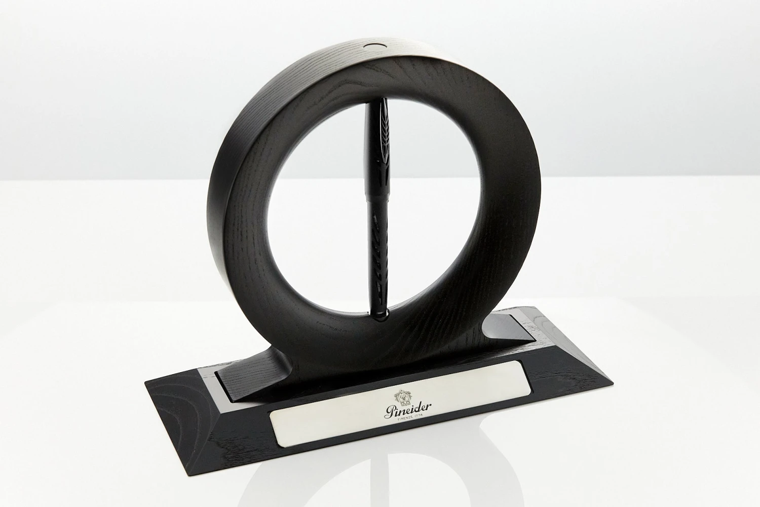 Pineider Homage To Arman Fountain Pen - Black Aluminum (Limited Edition) 11 Pineider Homage To Arman Fountain Pen - Black Aluminum (Limited Edition) - Image 9