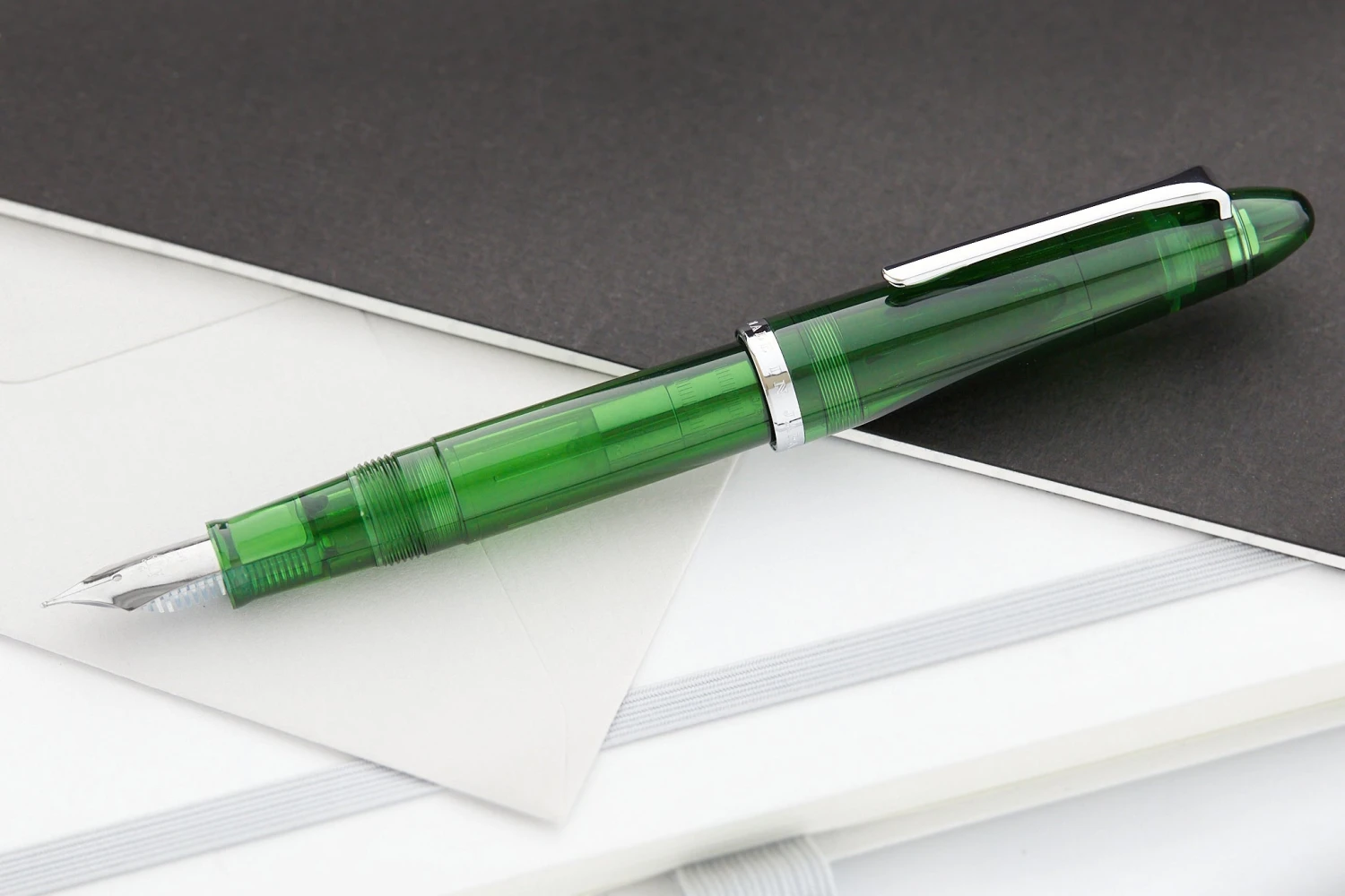 Sailor Compass 1911 Fountain Pen - Transparent Green 8 Sailor Compass 1911 Fountain Pen - Transparent Green - Image 6