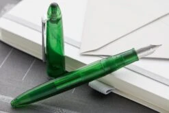 Sailor Compass 1911 Fountain Pen - Transparent Green 20 Sailor Compass 1911 Fountain Pen - Transparent Green -Office Supply Series Store Sailor 1911 Compass GreenDemo 3