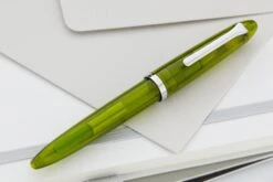 Sailor Compass 1911 Fountain Pen - Transparent Olive 19 Sailor Compass 1911 Fountain Pen - Transparent Olive -Office Supply Series Store Sailor 1911 Compass OliveDemo 1