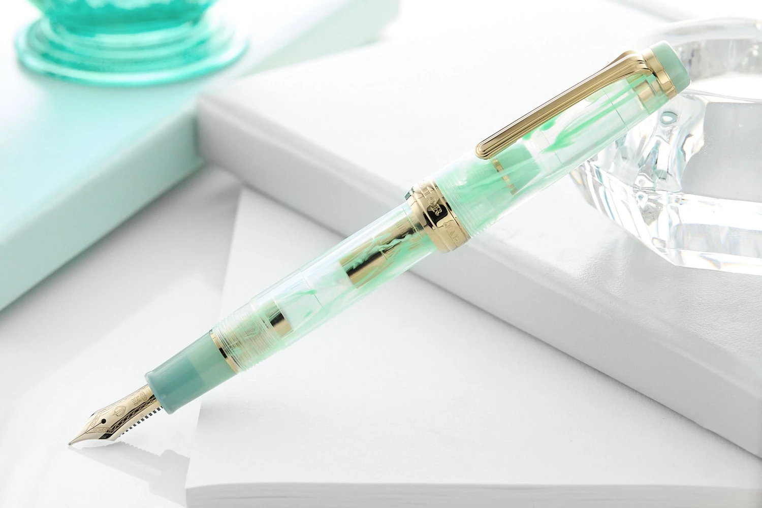 Sailor Veilio Fountain Pen - Pearl Mint (Limited Production) 3 Sailor Veilio Fountain Pen - Pearl Mint (Limited Production)