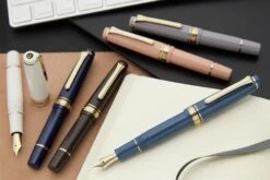 Sailor Pro Gear Slim Mini Fountain Pen - Zyne Pink -Office Supply Series Store Sailor ProGear SlimMini PuffBrown AyurBlue AyurGray NightBlue BeniWhite ZynePink 2