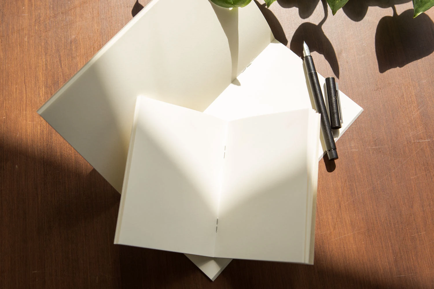 Traveler's Notebook Regular Refill 025 - Blank, Cream Paper 6 Traveler's Notebook Regular Refill 025 - Blank, Cream Paper - Image 4