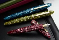 Tibaldi Bononia Fountain Pen - Pomegranate (Limited Edition) 17 Tibaldi Bononia Fountain Pen - Pomegranate (Limited Edition) -Office Supply Series Store Tibaldi Bononia Vintage Honeycomb MarduNord Pomegranate group 2