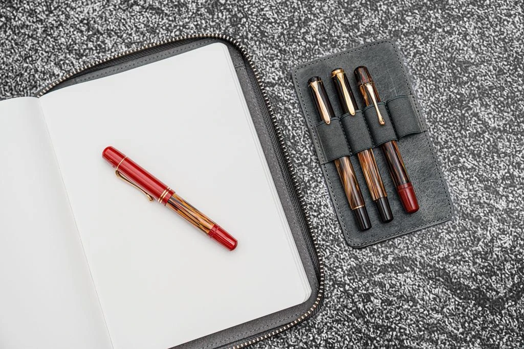 Galen Leather Zippered A5 Notebook Folio - Crazy Horse Smoky 15 Galen Leather Zippered A5 Notebook Folio - Crazy Horse Smoky - Image 13